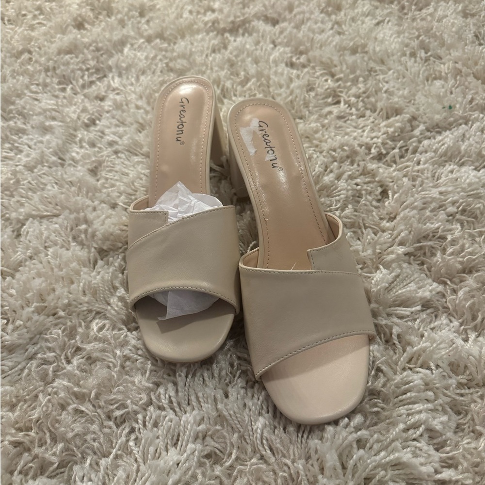 NWT heels